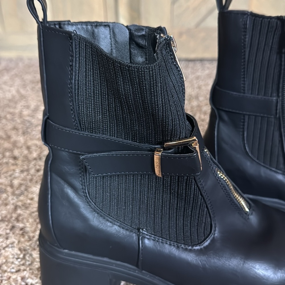 Black lug sole vegan leather combat / moto boots Size 10W - Picture 5 of 12